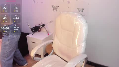 pretty online show from April 7, 2026, 11:32 am