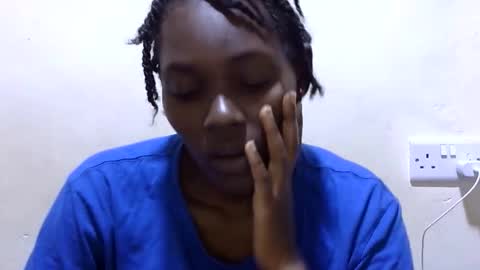 pretty_leila1 online show from February 26, 2026, 8:19 pm