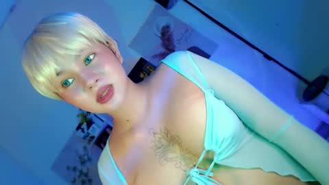 Flor online show from November 28, 2025, 5:10 am