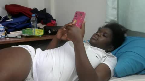 Snapshot of pretty_melan chatting on June 3, 2026, 5:43 am pretty_melan online show from June 3, 2026, 5:43 am