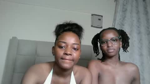 Snapshot of pretty_petite18 chatting on June 23, 2026, 11:03 pm lynn online show from June 23, 2026, 11:03 pm