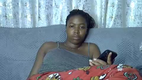 pretty_petite24 online show from March 7, 2026, 7:33 pm