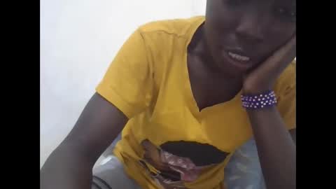 pretty_petite_ebony online show from December 6, 2024, 1:18 am