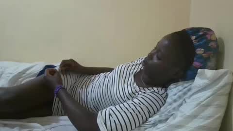 pretty_petite_ebony online show from January 12, 2025, 9:29 pm