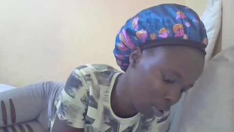 pretty_petite_ebony online show from January 16, 2025, 11:06 pm