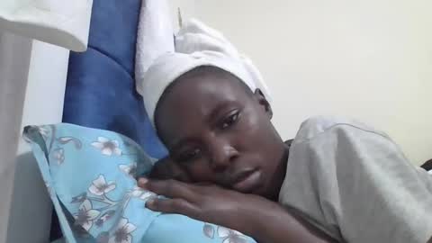 pretty_petite_ebony online show from October 21, 2025, 4:30 pm