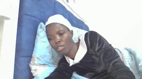 Snapshot of pretty_petite_ebony chatting on December 20, 2025, 8:05 pm pretty_petite_ebony online show from December 20, 2025, 8:05 pm