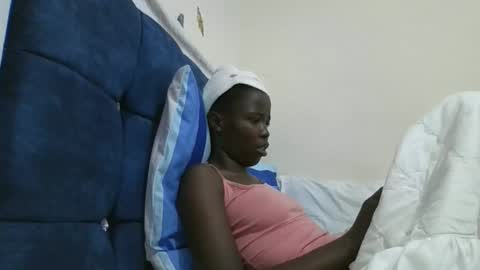 Snapshot of pretty_petite_ebony chatting on December 23, 2025, 2:31 am pretty_petite_ebony online show from December 23, 2025, 2:31 am