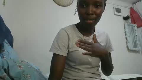 Snapshot of pretty_petite_ebony chatting on January 13, 2026, 2:50 am pretty_petite_ebony online show from January 13, 2026, 2:50 am