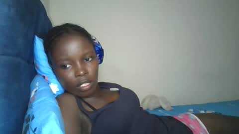 Snapshot of pretty_petite_ebony chatting on February 5, 2026, 9:41 pm pretty_petite_ebony online show from February 5, 2026, 9:41 pm