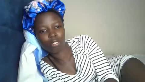 Snapshot of pretty_petite_ebony chatting on February 13, 2026, 9:44 pm pretty_petite_ebony online show from February 13, 2026, 9:44 pm