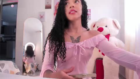 Snapshot of pretty_pettite chatting on May 17, 2026, 3:30 pm pretty_pettite online show from May 17, 2026, 3:30 pm