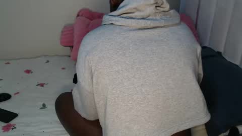 Essy online show from December 15, 2025, 1:32 am