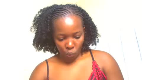 Snapshot of pretty_pussy2 chatting on May 6, 2026, 5:40 pm Essy online show from May 6, 2026, 5:40 pm