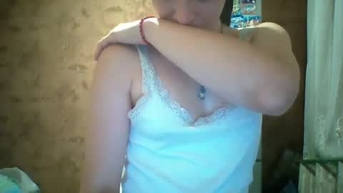 Snapshot of prettybella_7 chatting on July 20, 2026, 8:44 pm Bella online show from July 20, 2026, 8:44 pm