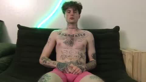 pretty boy online show from November 6, 2025, 4:57 am