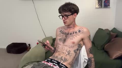 pretty boy online show from March 25, 2026, 3:01 am