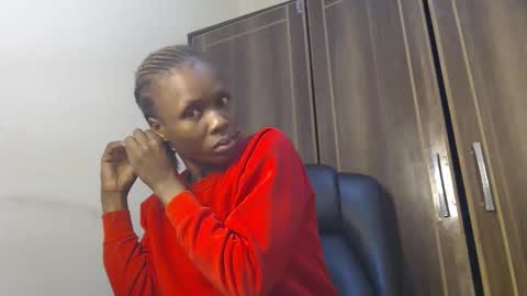 Vee online show from November 19, 2025, 6:24 am