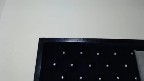 Vee online show from November 20, 2025, 8:58 am