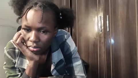 Vee online show from November 26, 2025, 7:20 am