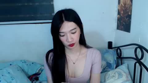 ASHLEY online show from December 17, 2025, 3:18 pm