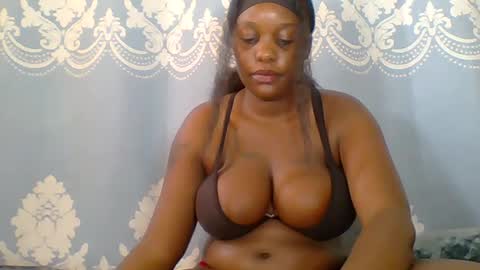 Snapshot of prettydarkskin002 chatting on June 28, 2026, 9:26 am SHANIA online show from June 28, 2026, 9:26 am