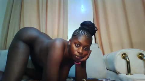 prettydulce online show from October 11, 2025, 2:59 pm