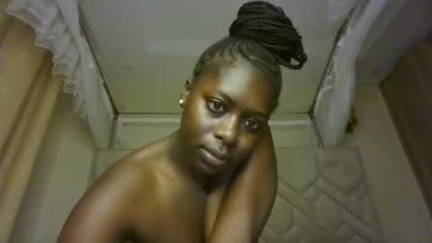 prettydulce online show from July 24, 2026, 2:42 am