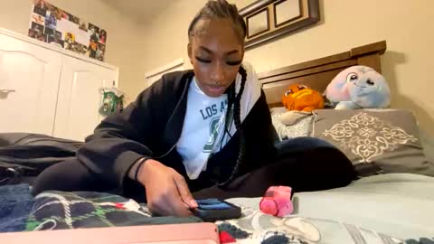 prettyfacefemale online show from February 12, 2026, 3:45 am