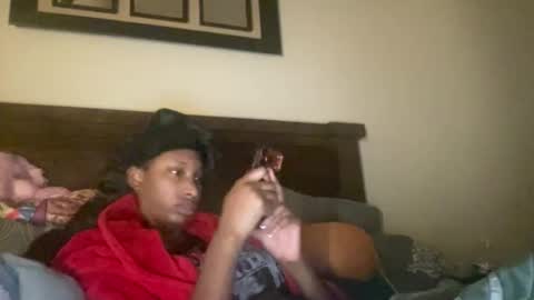 prettyfacefemale online show from April 21, 2026, 2:51 am