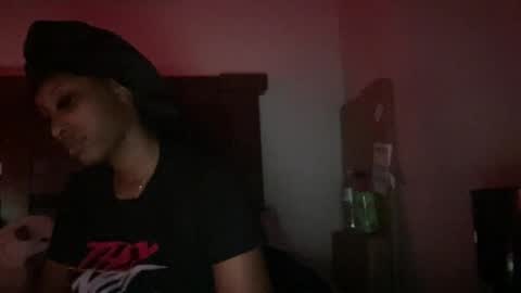 prettyfacefemale online show from August 5, 2026, 6:38 am