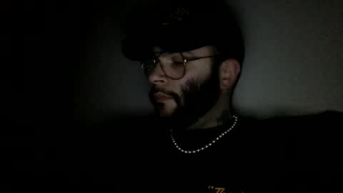 Snapshot of prettyglazed chatting on April 1, 2026, 1:39 am prettyglazed online show from April 1, 2026, 1:39 am