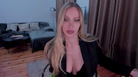 Eva online show from April 1, 2026, 12:44 am