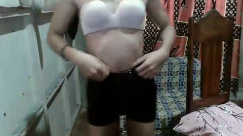 prettykhelcy online show from March 5, 2026, 2:18 am