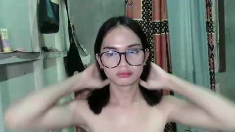 prettykhelcy online show from April 13, 2026, 1:44 am