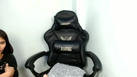 Snapshot of prettylittle_lady chatting on June 11, 2026, 7:56 pm prettylittle_lady online show from June 11, 2026, 7:56 pm