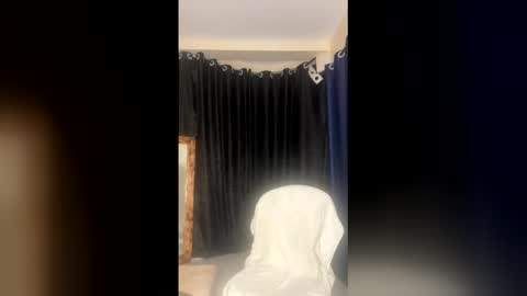 prettyreen online show from March 21, 2026, 2:49 am