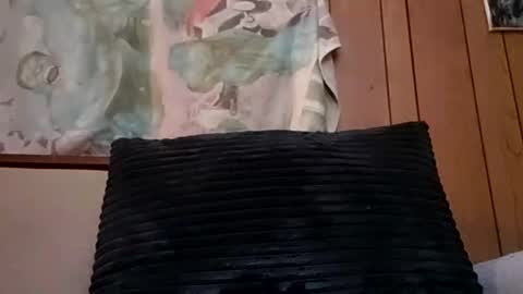 prettysolidd7 online show from February 12, 2025, 9:42 am