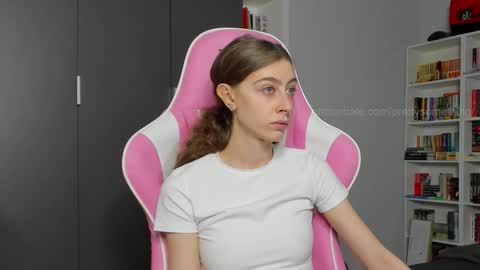Sophie  next stream will be at Monday  i will wait you guys  online show from October 2, 2025, 5:47 am