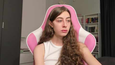 Snapshot of prettysomething chatting on May 17, 2026, 7:06 am Sophie next stream will be at Monday i will wait you guys online show from May 17, 2026, 7:06 am