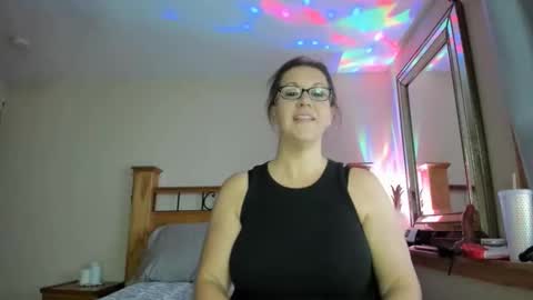 prettystarmn online show from November 13, 2025, 4:11 am