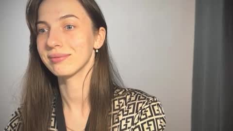 prettyyy_angel online show from September 30, 2025, 5:29 pm