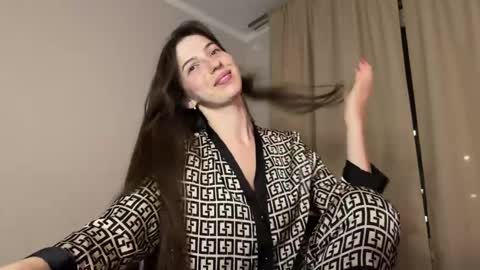 prettyyy_angel online show from April 28, 2026, 7:08 pm
