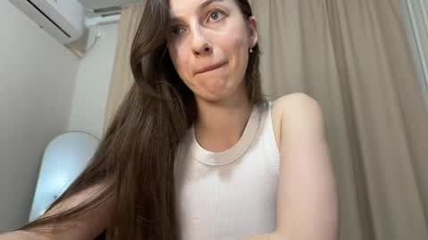 prettyyy_angel online show from May 17, 2026, 7:10 pm