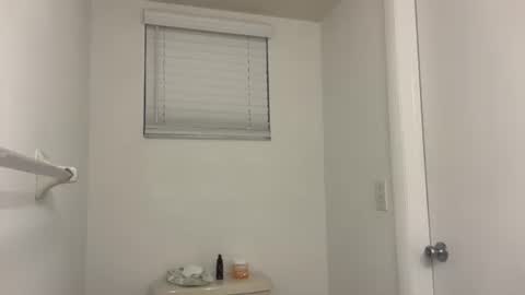 prettyyykittyyy22 online show from September 17, 2025, 3:30 am