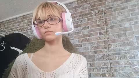 Stella online show from March 25, 2026, 9:48 am