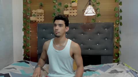 prince_arthur77 online show from January 31, 2025, 3:44 pm