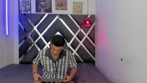 prince_arthur77 online show from February 4, 2025, 3:57 pm