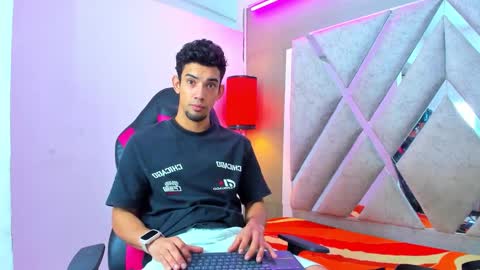 prince_arthur77 online show from January 9, 2026, 2:53 pm