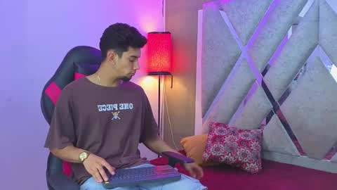 prince_arthur77 online show from March 13, 2026, 9:32 pm